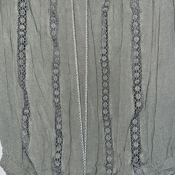 Charlotte Russe crop top - Picture 2 of 3